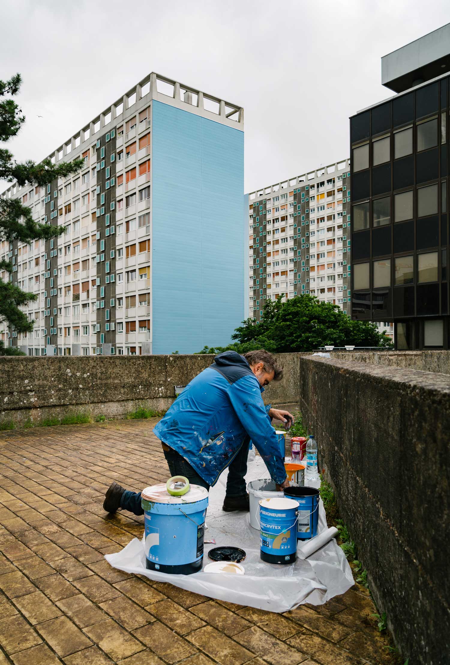 OX prépare sa peinture © Titouan Massé
